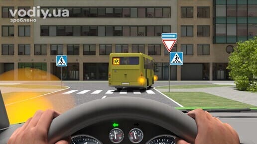 Дорожні знаки: 2.1 «Дати дорогу», 5.7.1 «Виїзд на дорогу з одностороннім рухом», 5.38.1 «Пішохідний перехід», поворот ліворуч на перехресті.