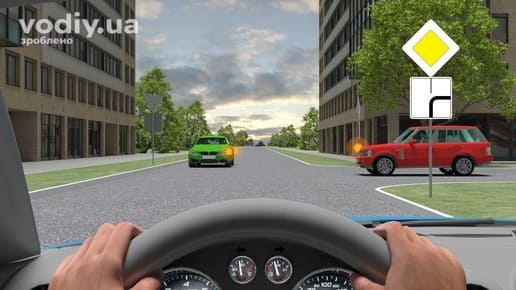 Дорожні знаки 2.3 «Головна дорога», 7.8 «Напрямок головної дороги». Червоний та зелений автомобілі на нерегульованому перехресті.