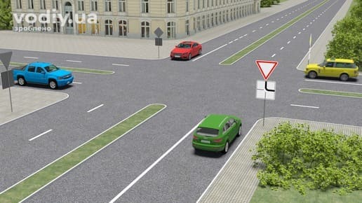Червоний, жовтий, синій та зелений автомобілі на перехресті, дорожні знаки 2.1 «Дати дорогу» та 7.8 «Напрямок головної дороги».