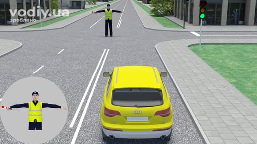 Регулювальник на перехресті з розведеними в сторони руками, зелений сигнал світлофора та жовтий автомобіль.