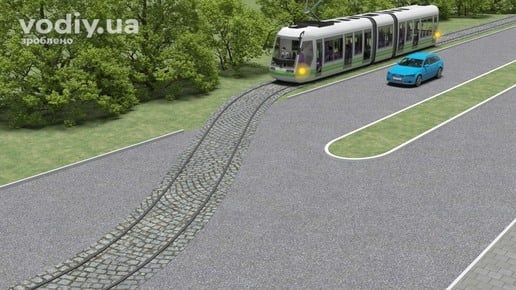 Трамвай перетинає дорогу поза перехрестям, синій автомобіль наближається до трамвайної колії. Перевага трамвая перед нерейковим транспортом.